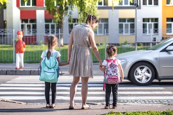 Dealing with Daycare Drop-Offs: A Parent’s Guide